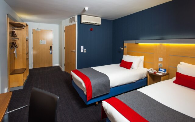 Holiday Inn Express Warwick - Stratford-upon-Avon, an IHG Hotel