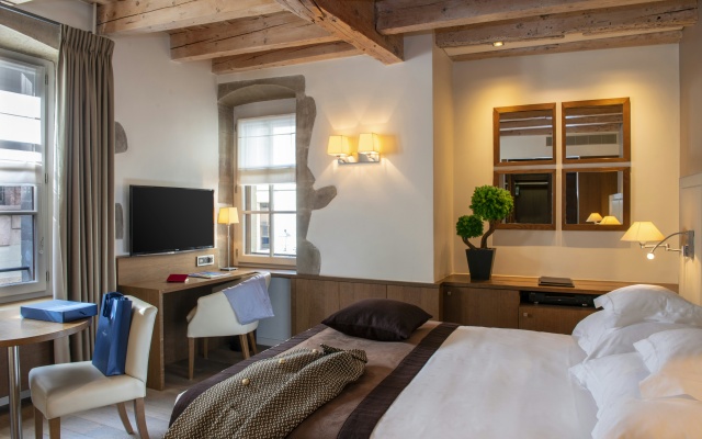Hôtel Les Armures – Guest Rooms – Geneva