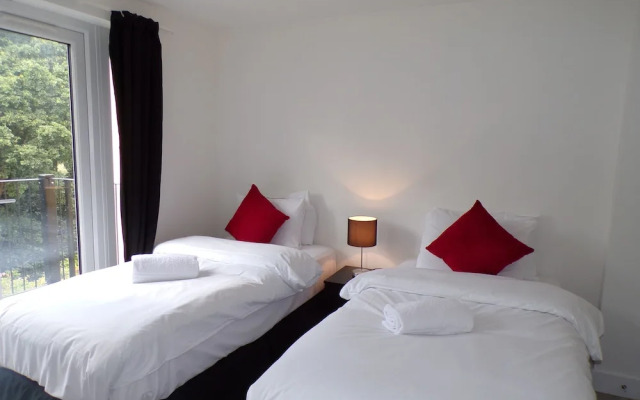 Lakeview Apartments and Rooms