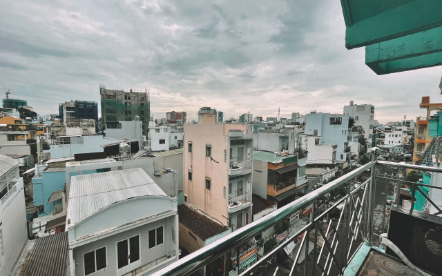 NHÀ SAIGON | Rustic Style & Spacious Room L1