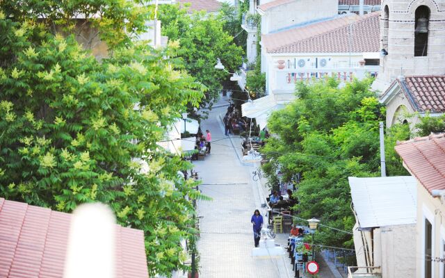 Live in Athens, Psyrri Central Apartments