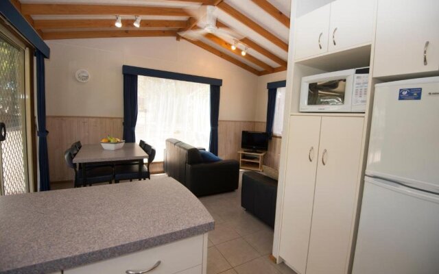 The Lakes Beachfront Holiday Retreat