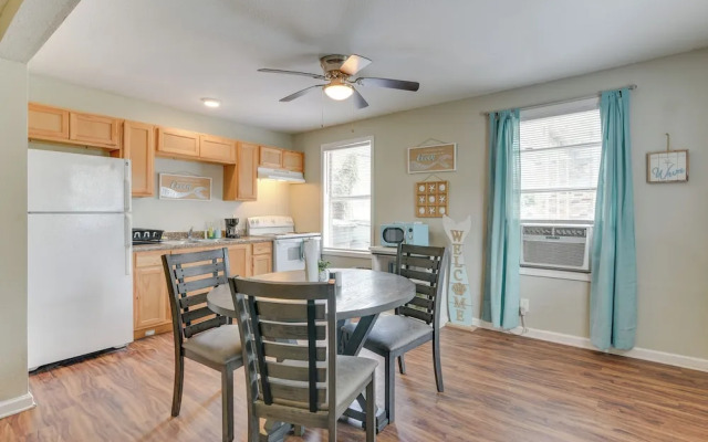 Walk to Beach: Cozy Unit in Galveston!