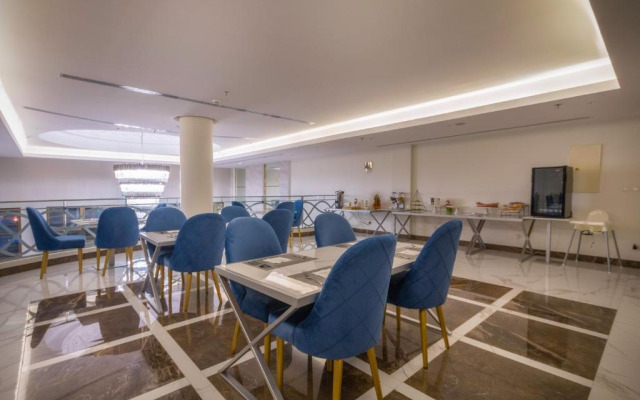 The Address Palace Hotel & Apartment