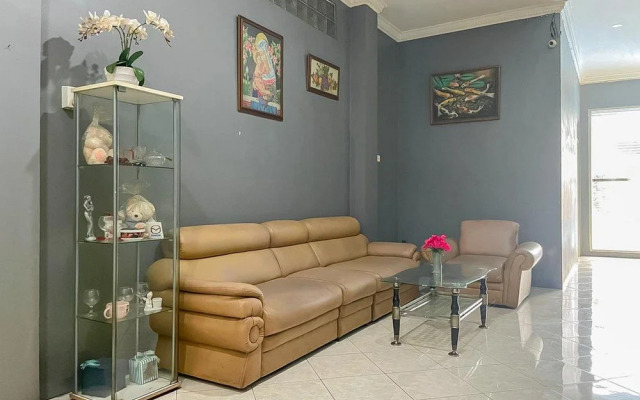 Monalisa Homestay Mitra RedDoorz