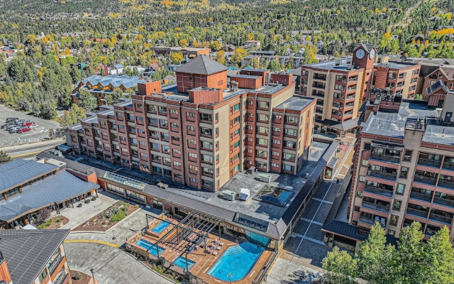 Your Next Vacay at Peak 9 Ski-in/ski-out