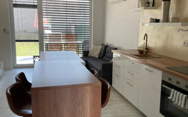 Sunny apartment on the lakes