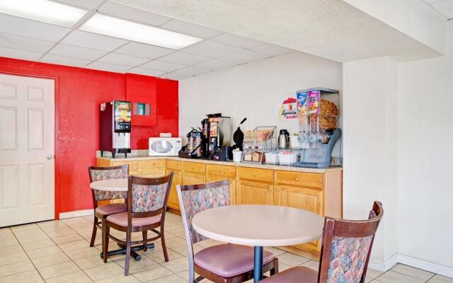 Super 8 Fredericksburg