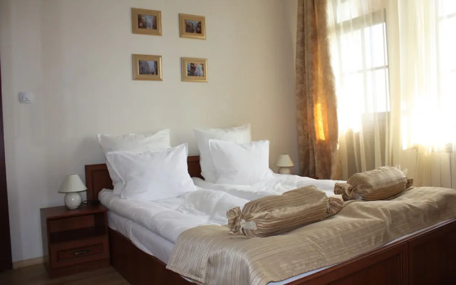 Pinerose Resort