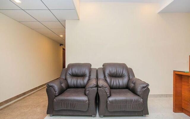 Oyo 18836 Orchid Suites