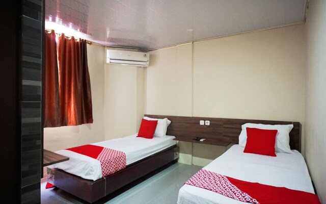 OYO 93066 D'niel Homestay Syariah