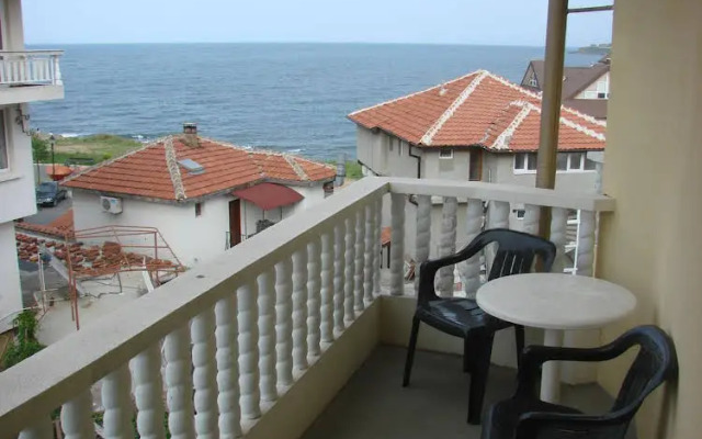 Golden Fish Family Hotel