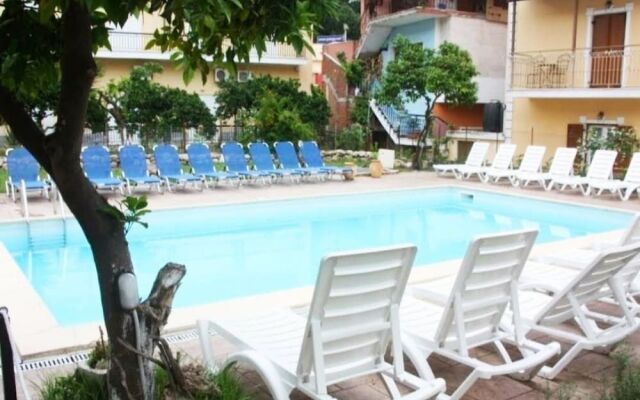 Central Hotel