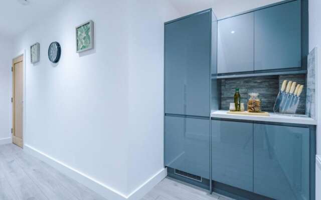Old Trafford Two-bedroom Stay by Belvilla