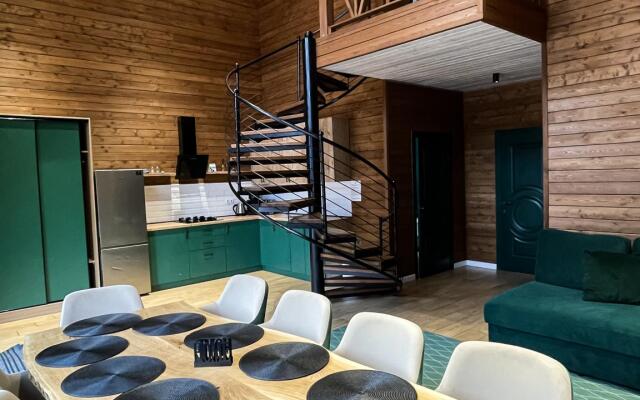 River & House (Ривер Хаус)