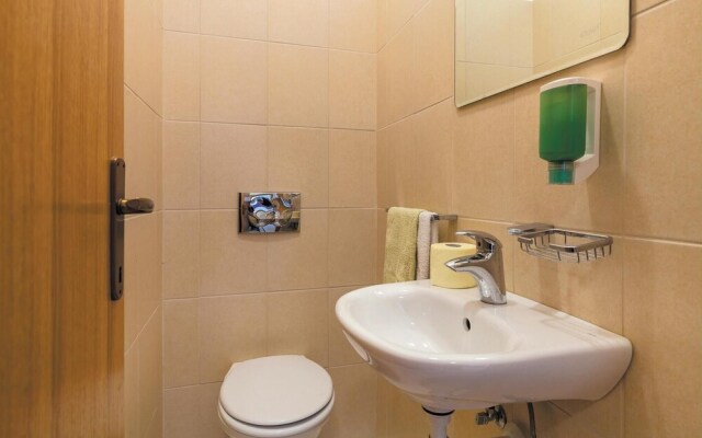 Nice Home in Podstrana With Wifi and 2 Bedrooms