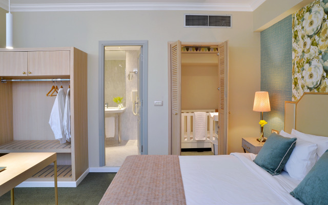 Airotel Stratos Vassilikos Hotel