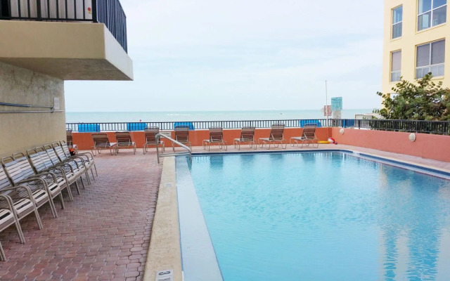 Las Brisas Condominiums