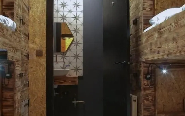 Studio 95 - Shared & Private Rooms