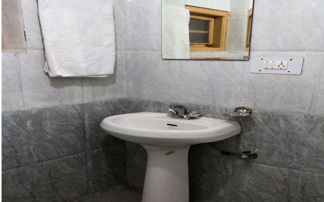 Oyo Home 13801 Cozy 3 Rk Hill View