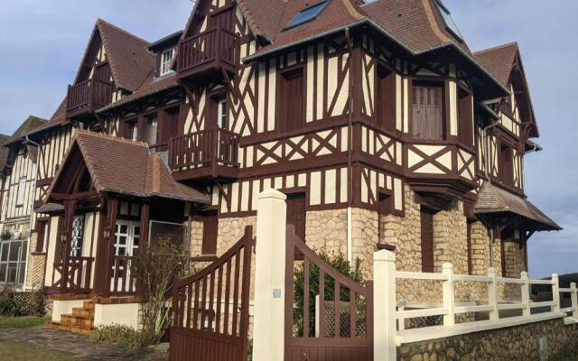 Seashore Hideaway studio