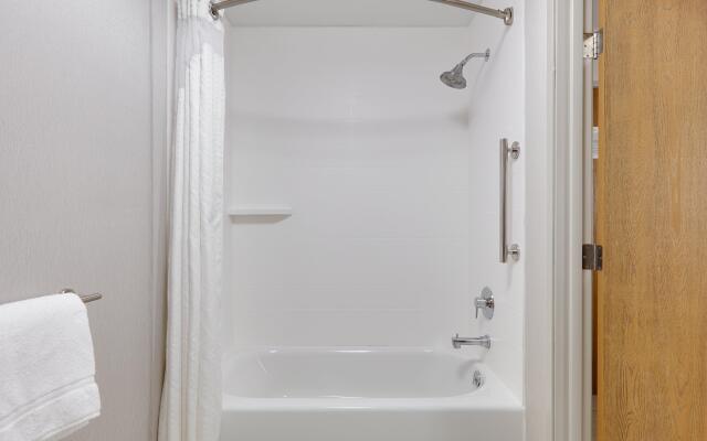 Holiday Inn Express Hotel & Suites Scottsbluff-Gering by IHG
