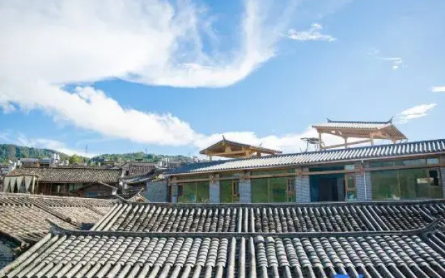 Flora Hotel · Tengchong Burrow Tea Zen hotel (Tengchong Heshun Ancient Town Store)