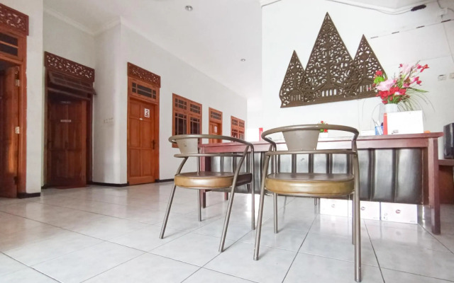 RedDoorz @ Ciliwung Street