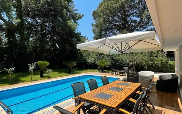 Very Special Villa, 6 and 3 Great For Family Reunions