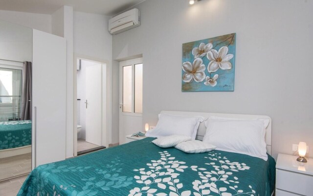 Awesome Home in Sreser with Hot Tub, WiFi & 4 Bedrooms