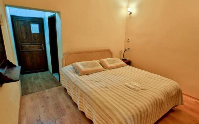 SOS Cave Hotel