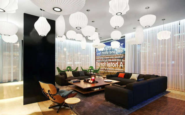 citizenM Paris la Défense