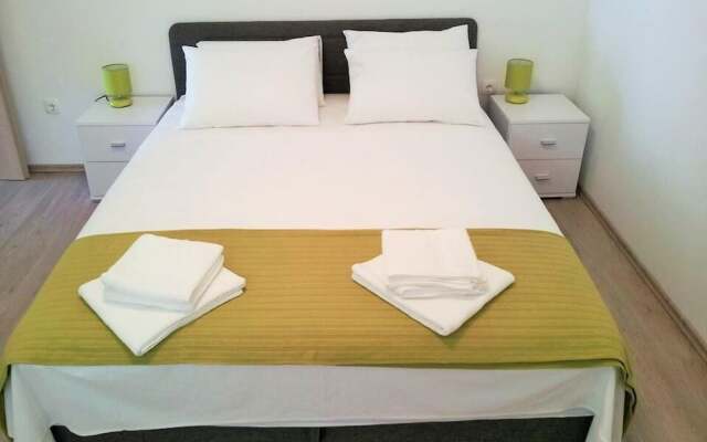 Apartments Zora 1629