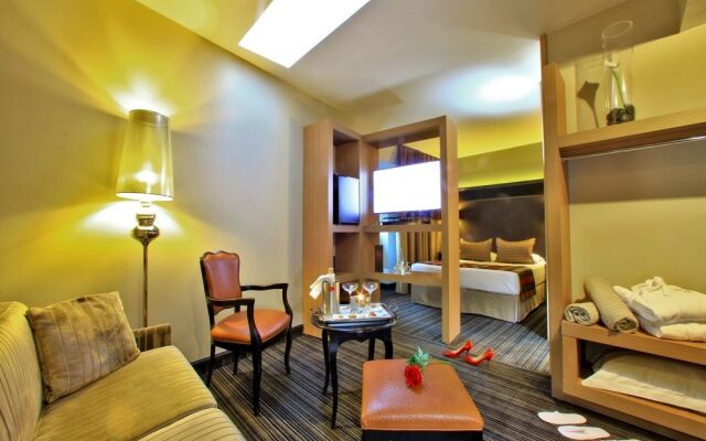 Plaza Madeleine Hotel & Spa