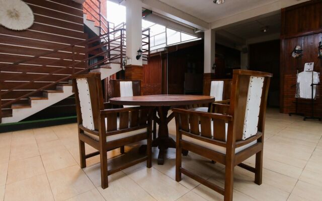 Airy Eco Gunungsari Mawar Putih Batu