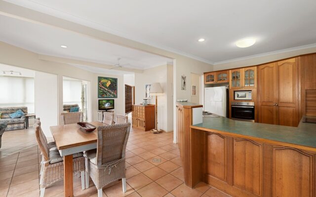Fabulous Pet Friendly Family Home - 3 Carribean Court