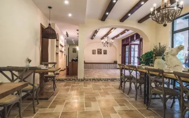 White Bird Field B&B (Jiu Shan Shan)