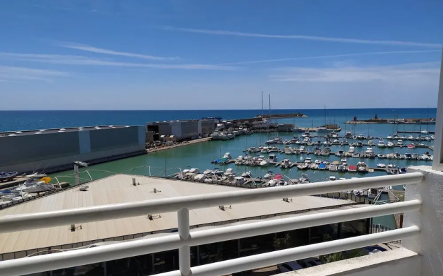 First Line Apartment With Wifi