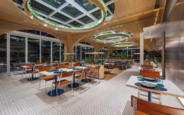 voco Hefei Binhu by IHG