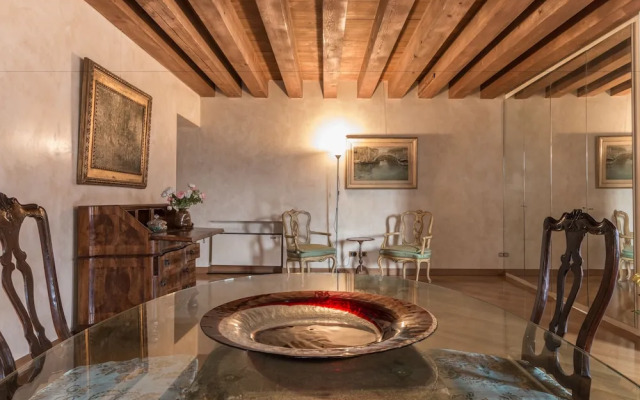 La Fenice Theatre Exclusive Flat