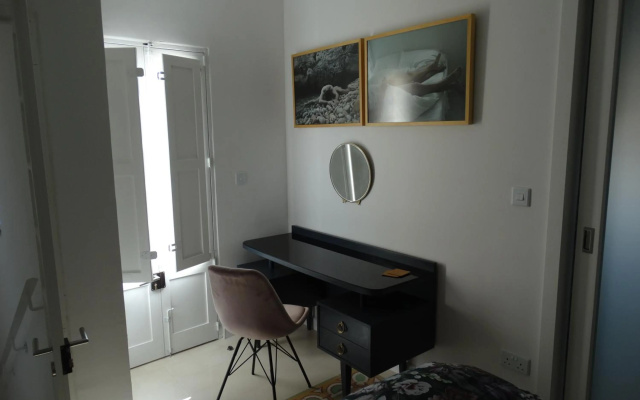 60 Indri Borg Townhouse