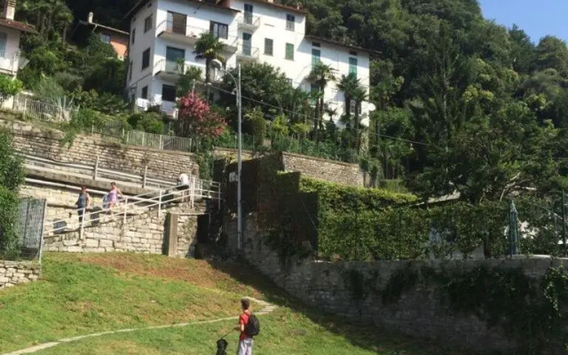 Ca' Bianca Como lake house