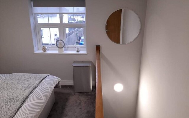 Outstanding, Modern 1-bed House in Chippenham