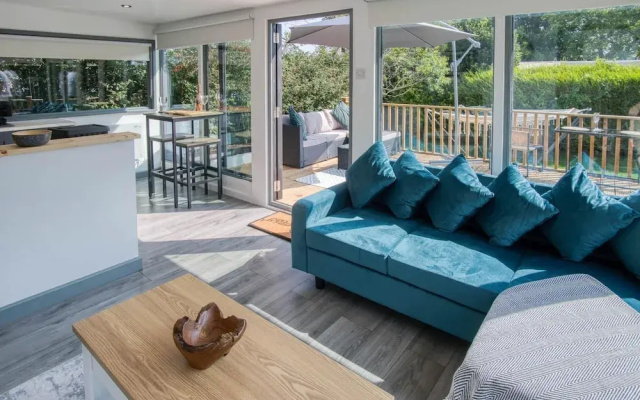 Cedars Lodge - Hot Tub - Penally - Tenby
