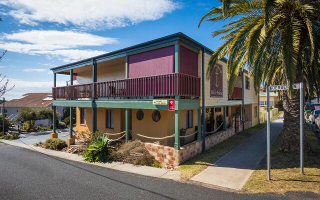 Anchors Aweigh Bed & Breakfast