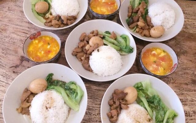 Zhaohuaxishi Youth Hostel