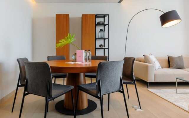 Luxurious 1BR With Panoramic View