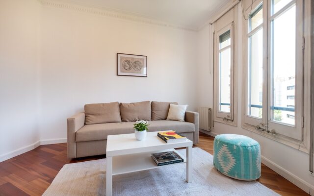 Stunning 4BR Apart in Sagrada Familia