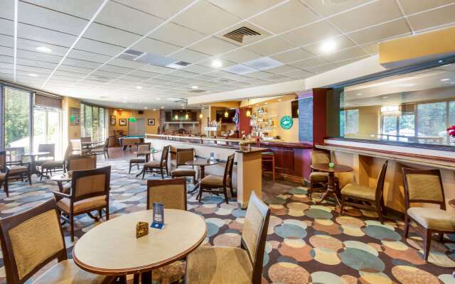 Chester Hotel & Conference Center