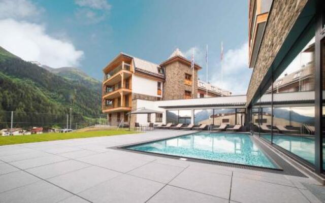Mountain Spa Residences
